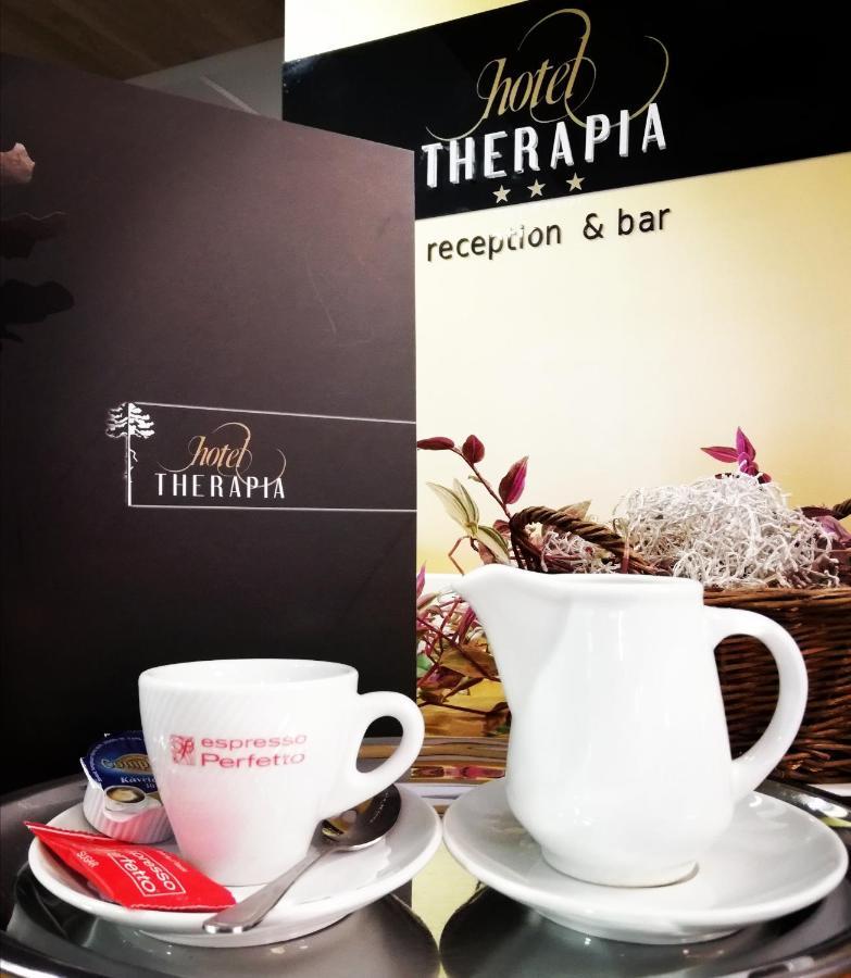 Hotel Therapia Печ Екстер'єр фото