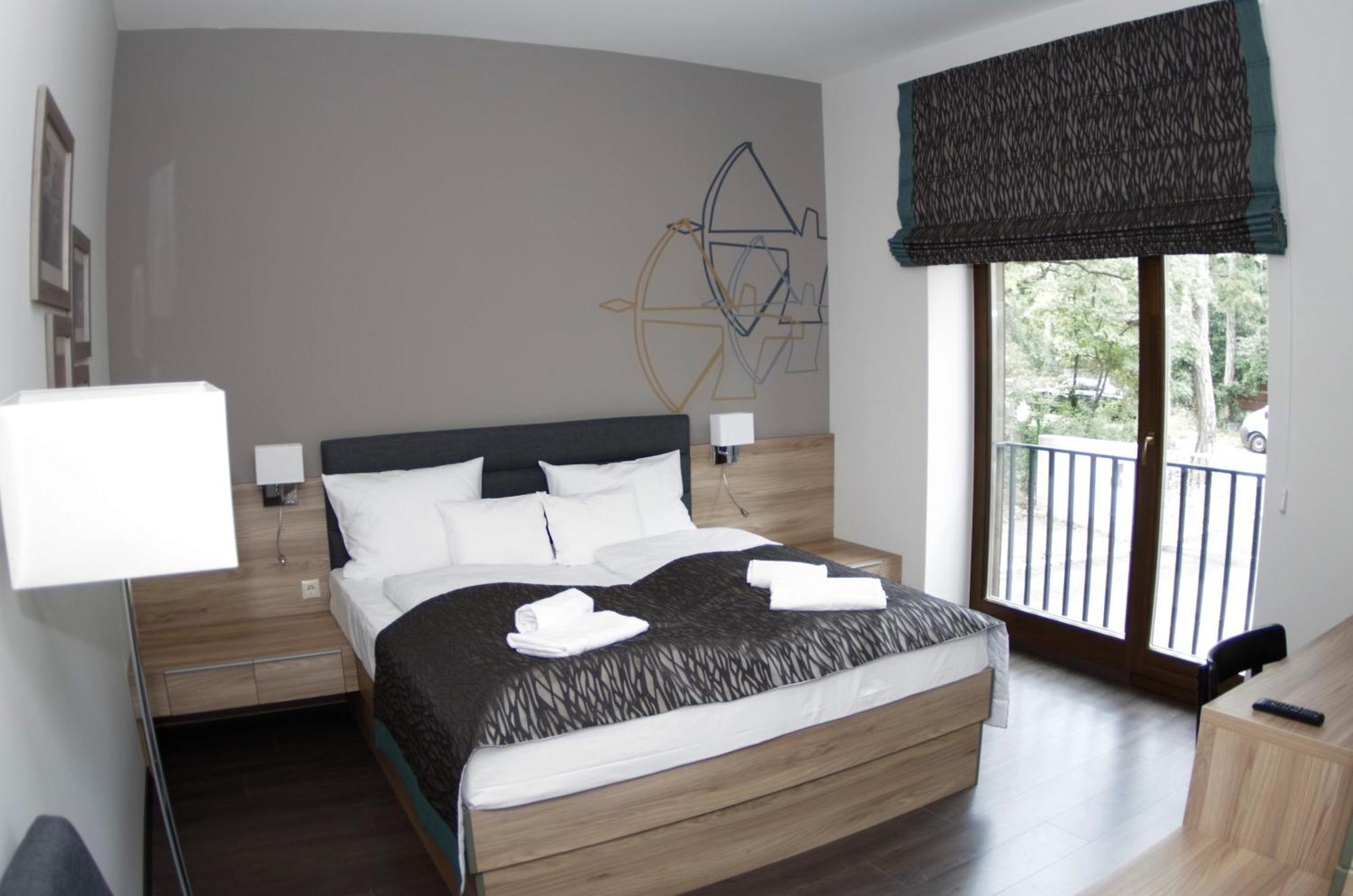 Hotel Therapia Печ Екстер'єр фото