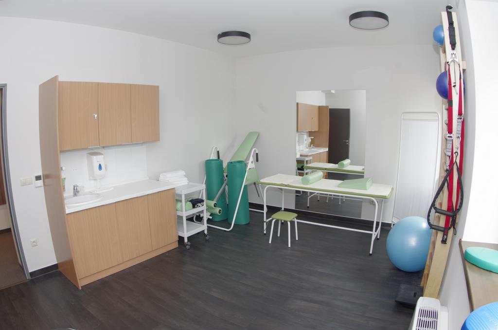 Hotel Therapia Печ Екстер'єр фото