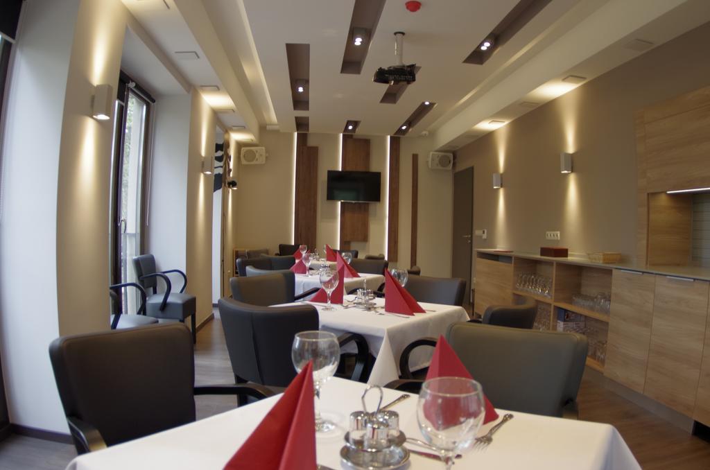 Hotel Therapia Печ Екстер'єр фото